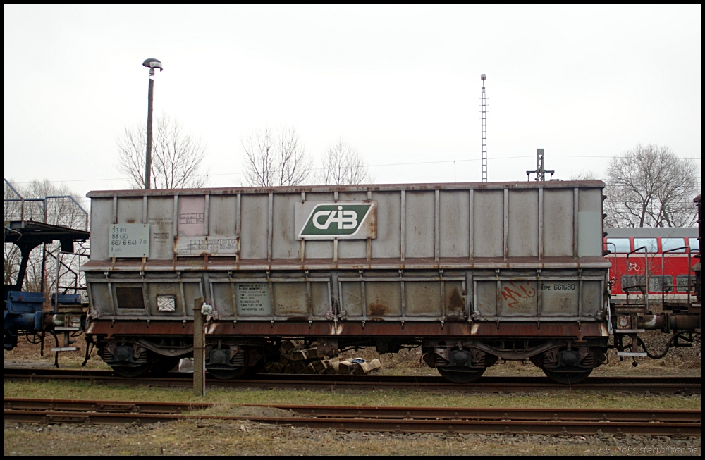 CAIB 33 88 667 6 641-7 Falls. Bei den Wagen handelt es sich um 4-achsige Selbstentladewagen fr Erz oder Kies (gesehen Brandenburg Hbf 19.02.2011)