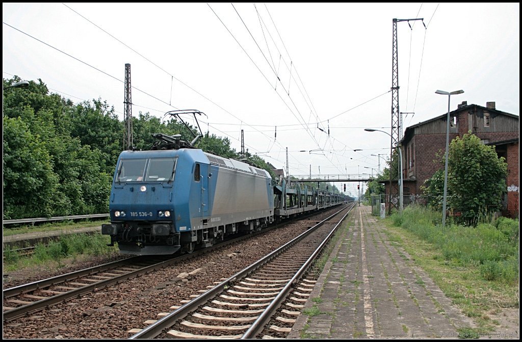 Crossrail 185 536-0 mit leerem Autotransporter Richtung Wustermark (angemietet von ATC, gesehen Wustermark-Priort 10.06.2010)