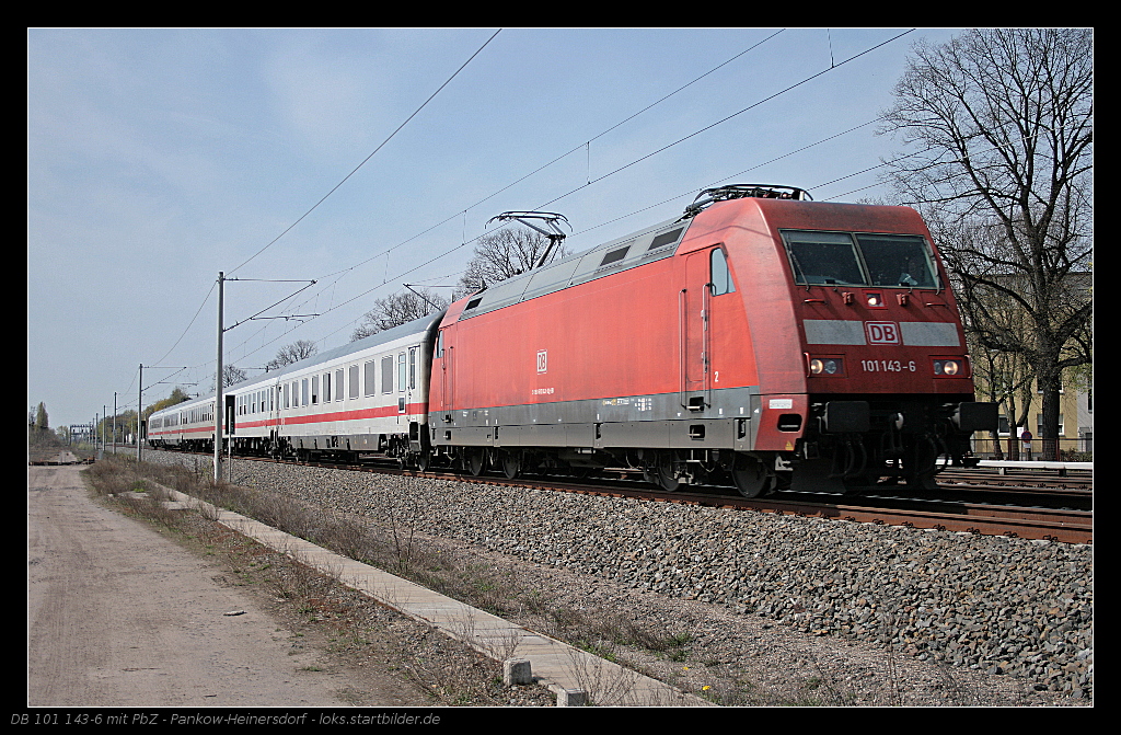 DB 101 143-6 mit einem PbZ (Berlin Pankow-Heinersdorf 20.04.2010)