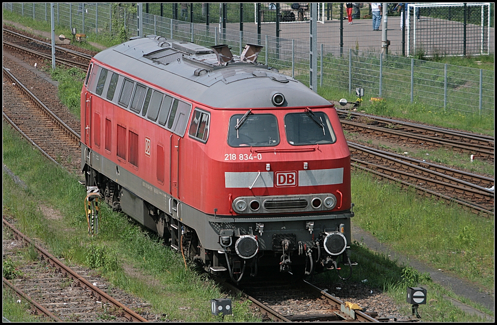 DB 218 834-0 wartet am Talgo-Werk um den Autoreisezug bereitzustellen (Berlin Warschauer Strae 21.05.2010)