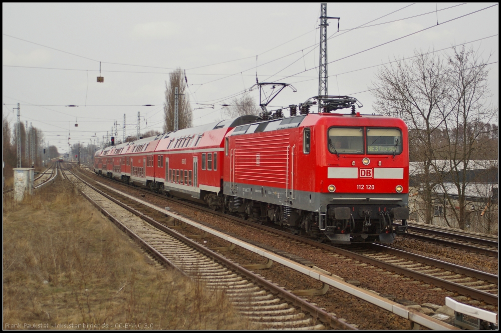 DB Regio 112 120 mit dem RE3 Elsterwerda am 08.04.2013 in Berlin-Karow