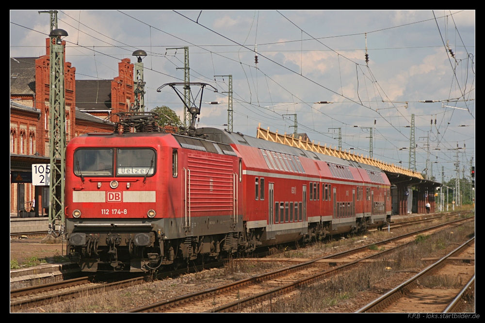 DB Regio 112 174-8 mit dem Regio nach Uelzen (gesehen Stendal 19.08.2010)