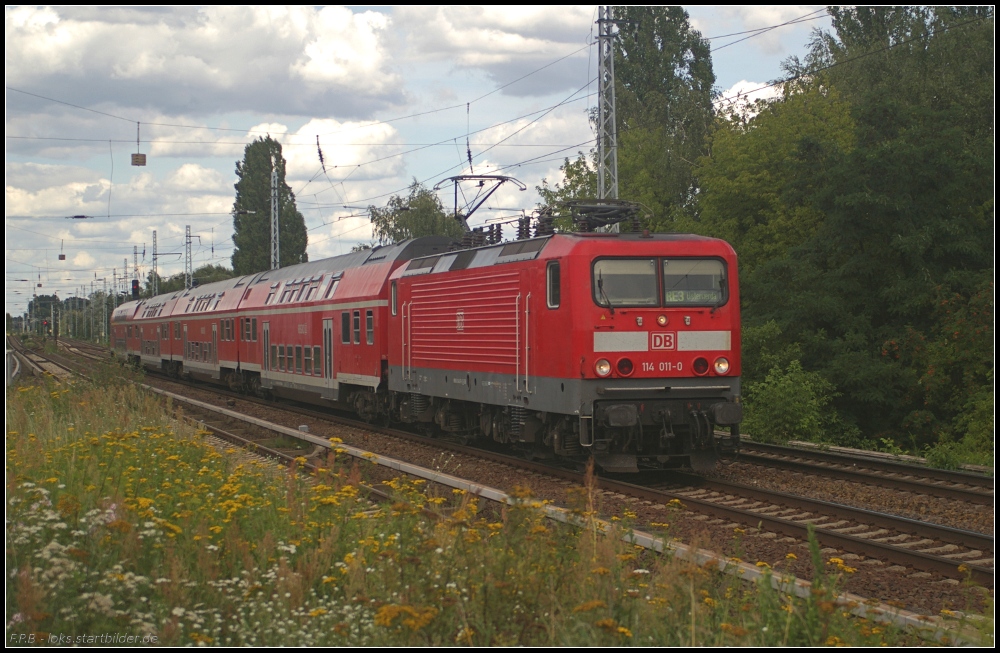 DB Regio 114 011-0 mit dem RE3 nach Elsterwerda (gesehen Berlin Karow 19.07.2011)