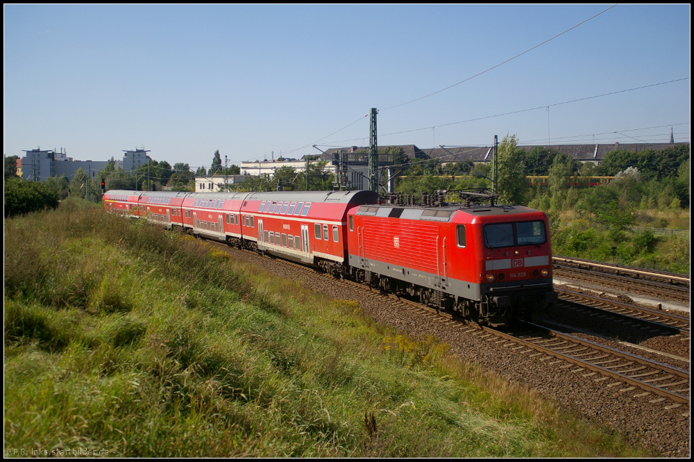 DB Regio 114 028 mit dem RE3 nach Schwedt (Oder) am 14.09.2012 in Berlin Bornholmer Straße