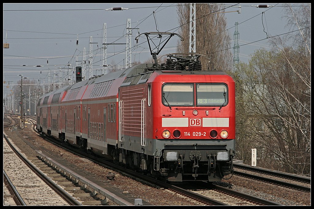DB Regio 114 029-2 mit dem RE3 nach Elsterwerda (Berlin Karow 30.03.2010)