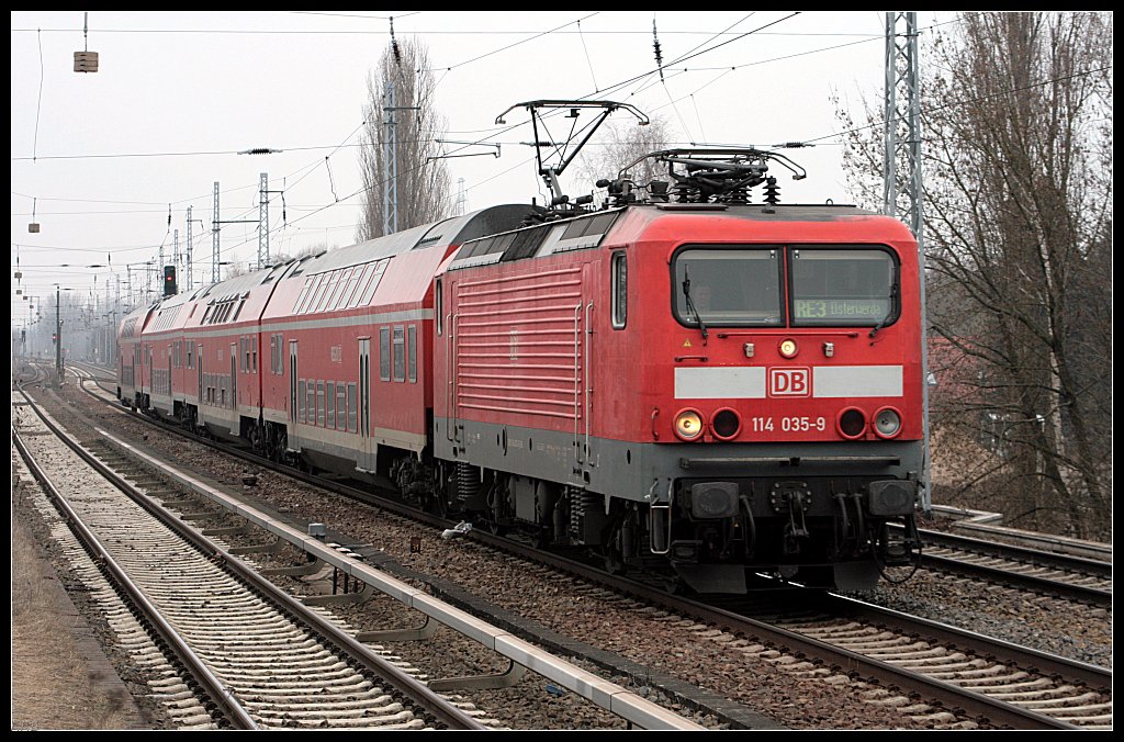 DB Regio 114 035-9 mit dem RE3 nach Elsterwerda (Berlin Karow 17.03.2010)