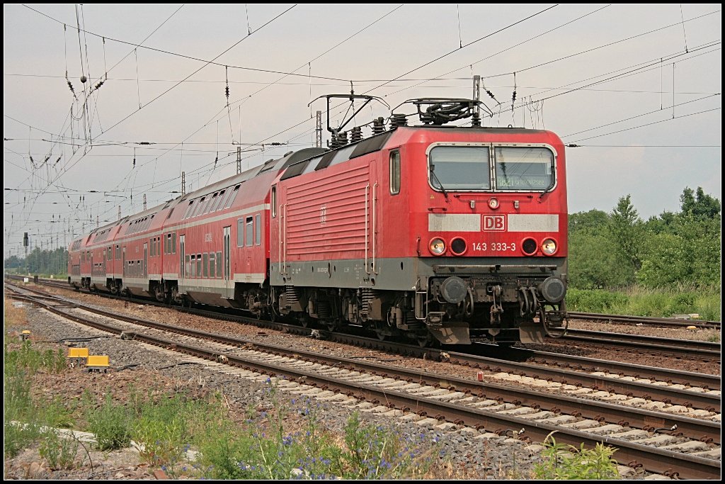 DB Regio 143 333-3 mit der RB21 nach Griebnitzsee (gesehen Wustermark-Priort 10.06.2010)
