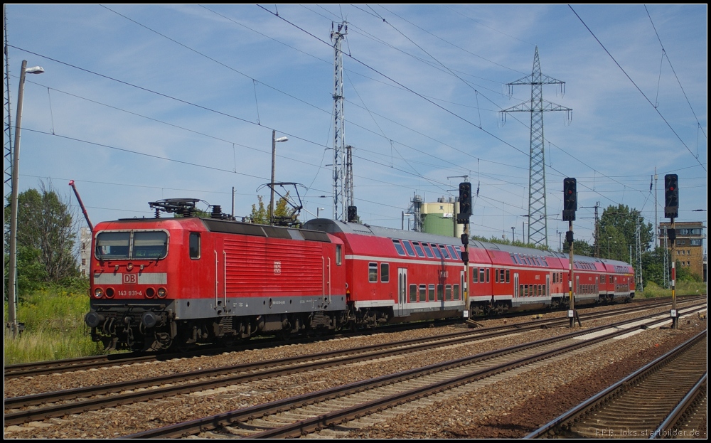 DB Regio 143 931-4 mit dem RE7 nach Wnsdorf-Waldstadt am 23.07.2012 in Berlin Schnefeld Flughafen