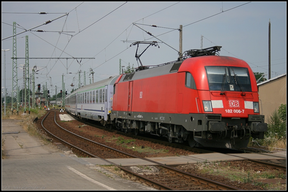 DB Regio 182 006-7 im Einsatz im Fernverkehr mit dem EC 341 nach Krakow Glowny (gesehen Cottbus 30.06.2010)