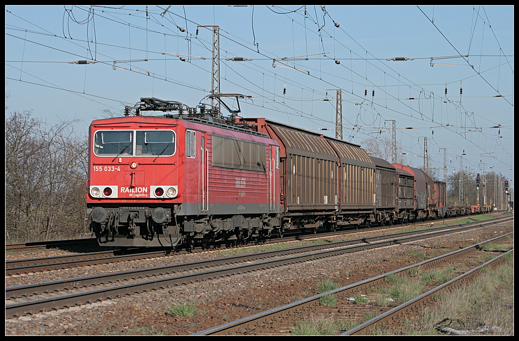 DB Schenker 155 033-4 mit kurzem Güterzug (Nuthetal-Saarmund 07.04.2010)