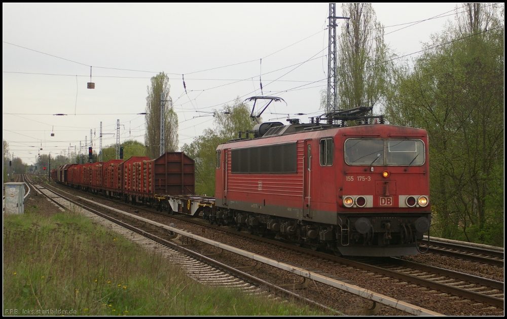 DB Schenker 155 175-3 mit gemischtem Gterzug am 27.04.2012 in Berlin-Karow