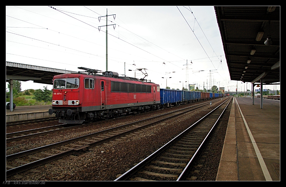 DB Schenker 155 207-4 mit Eas-Wagen (gesehen Berlin Schönefeld Flughafen 22.08.2010)
<br><br>
Update: 2015 in Rostock-Seehafen z; ++ 01.09.2015 in Opladen