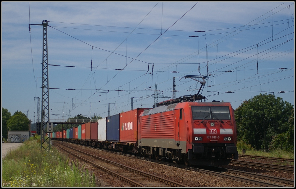 DB Schenker 189 016-9 mit einem Containerzug am 24.07.2012 in Nuthetal-Saarmund