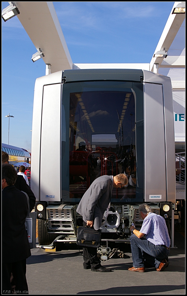 Der  Cityval  ist ein modernes Transportsystem mit Gummibereifung. Der Zug fhrt automatisch basierend auf dem CBTC-System und kann zwischen 1 und 6 Wagen lang sein. Damit ist eine hohe Flexibilitt und ein weiteres Einsatzspektrum gewhrleistet (INNOTRANS 2010, gesehen Berlin 22.09.2010)