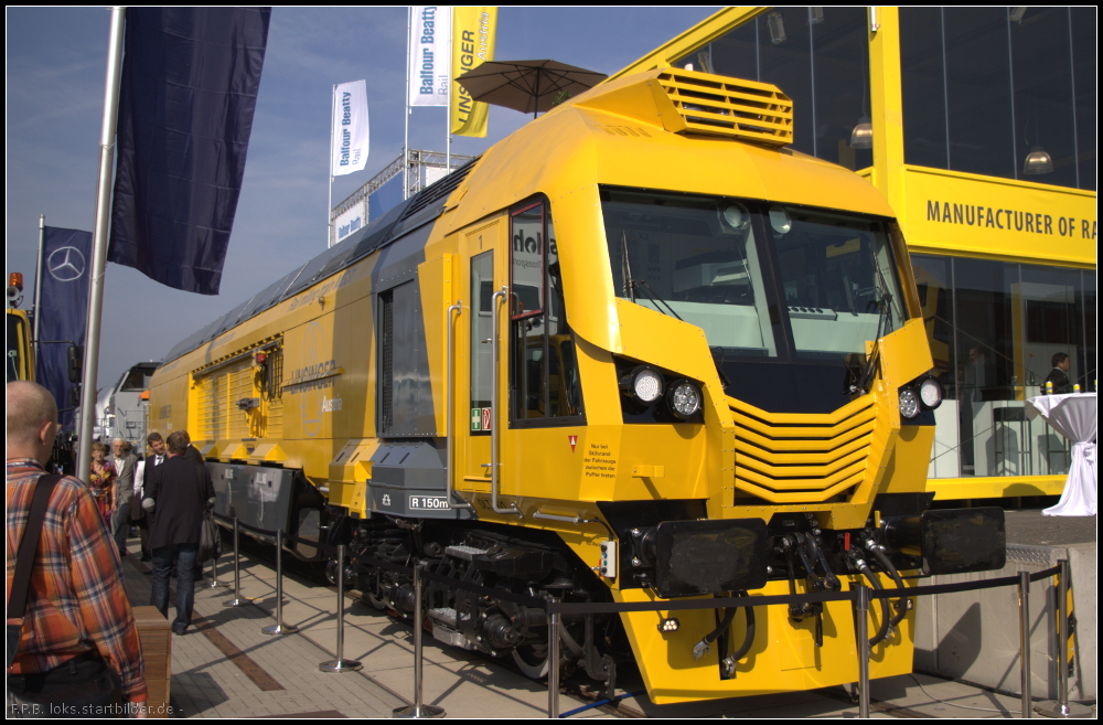 Der Schienenfrszug MG31 der Firma LINSINGER Austria ist eine Weltprmiere auf der InnoTrans 2012 in Berlin