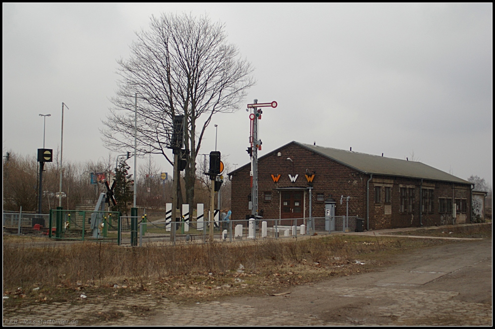 Die ehemalige Signalwerkstatt ist heute eine Art Museum (gesehen Brandenburg Bahnhof 19.02.2011)
