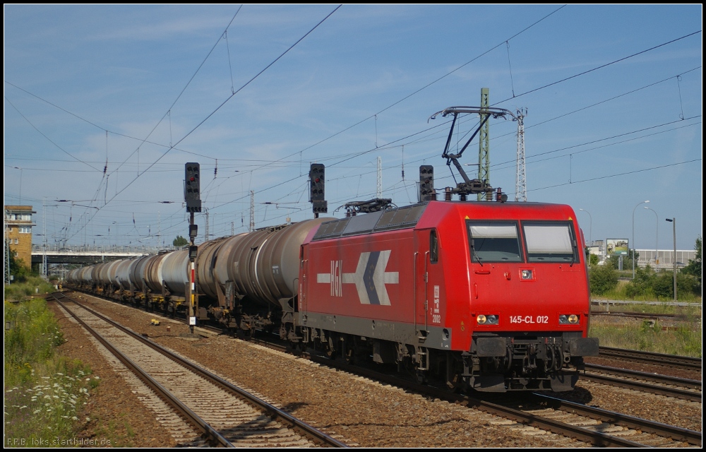 HGK 145-CL 012 / 145 090, Eigentum Ascendos Rail Leasing, mit einem Kesselzug am 23.07.2012 in Berlin Schnefeld Flughafen
