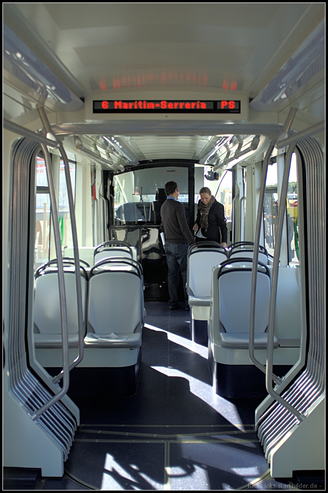 Inneneinrichtung Vossloh Tramlink auf der InnoTrans 2012 in Berlin