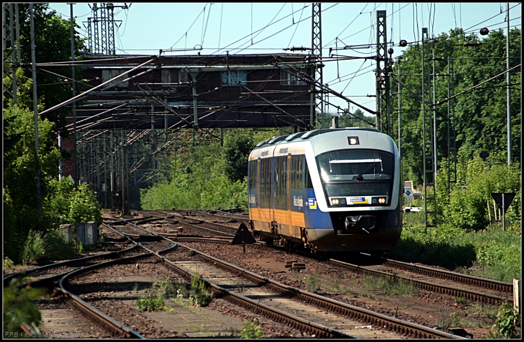 MRB VT 564 fhrt gleich in den Endbahnhof ein (NVR-Nummer 9580 0 642 337-9 D-OLA, gesehen Berlin Wannsee 03.06.2010)