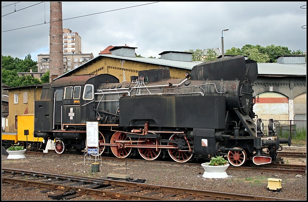 PKP Tkt48-29 steht abgestellt am alten Lokschuppen (gesehen Szczecin Glowny 12.06.2010)