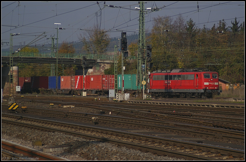 RAILION DB Logistics 151 071-8 kommt mit Containerzug zum Tf-Wechsel (gesehen Bebra 14.10.2010)