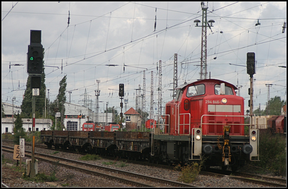 RAILION Logistics 294 846-1 mit Flachwagen (gesehen Magdeburg Eichenweiler 17.09.2010)