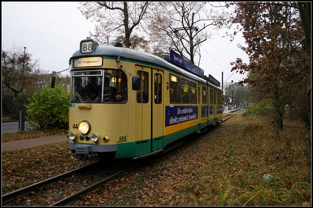 SRS 44 (Typ DWAG) als Tram-Linie 88 nach Alt-Rdersdorf (gesichtet Berlin Friedrichshagen 16.11.2009)
