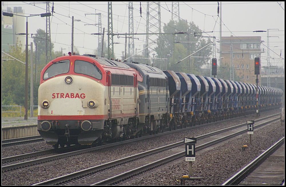 STRABAG My 1149 und Mr 1147 mit Railpro-Wagen (gesehen Berlin Schnefeld Flughafen 09.09.2010)