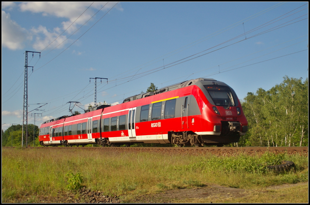 Auf Dienstfahrt befand sich DB Regio 442 129-3 als es am 26.05.2017 durch die Berliner Wuhlheide ging