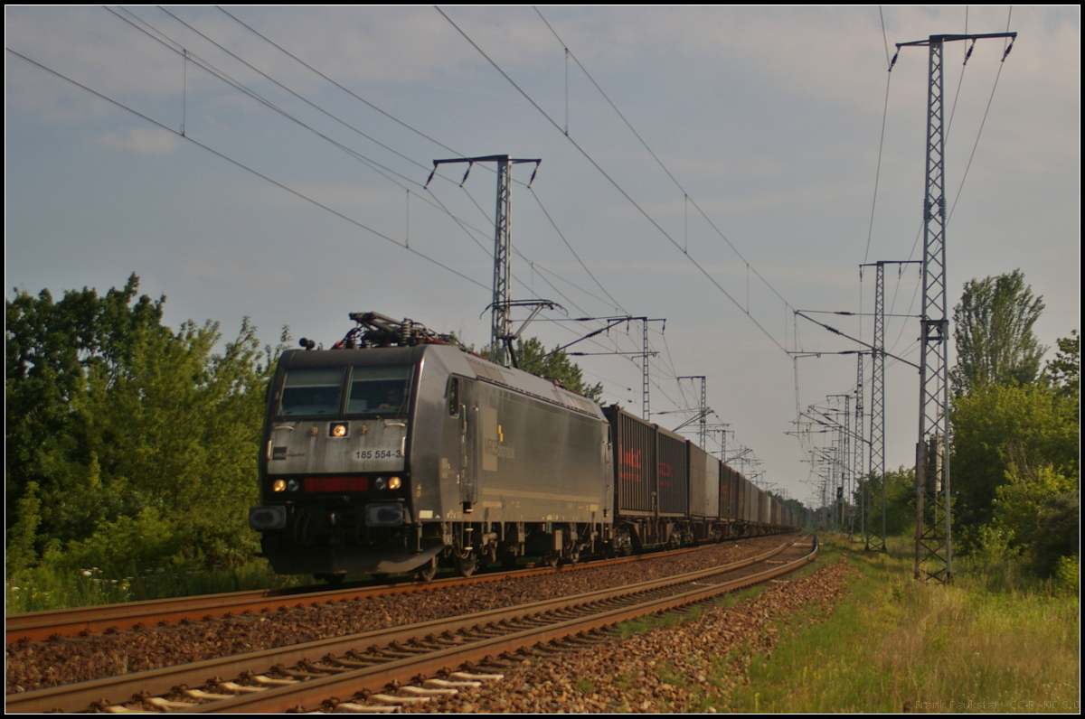 CFL Cargo 185 554-3 fuhr am 09.07.2017 den black-boxX-Zug durch die Berliner Wuhlheide