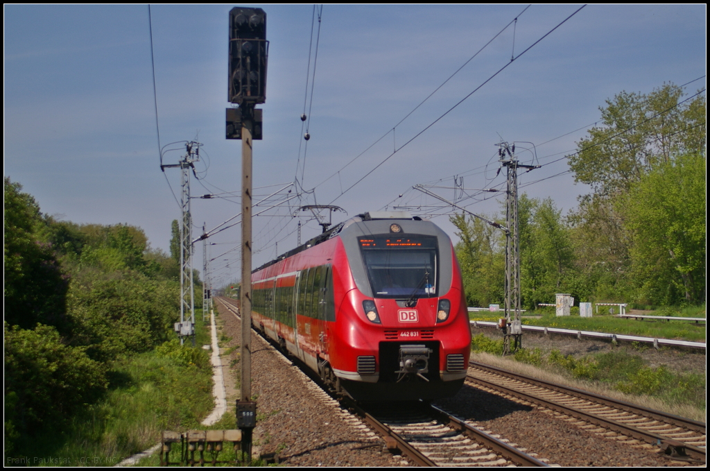 DB Regio 442 331 / 442 831 kam am 21.05.2017 zum planmäßigen Halt in den Bahnhof Berlin-Hohenschönhausen eingefahren.