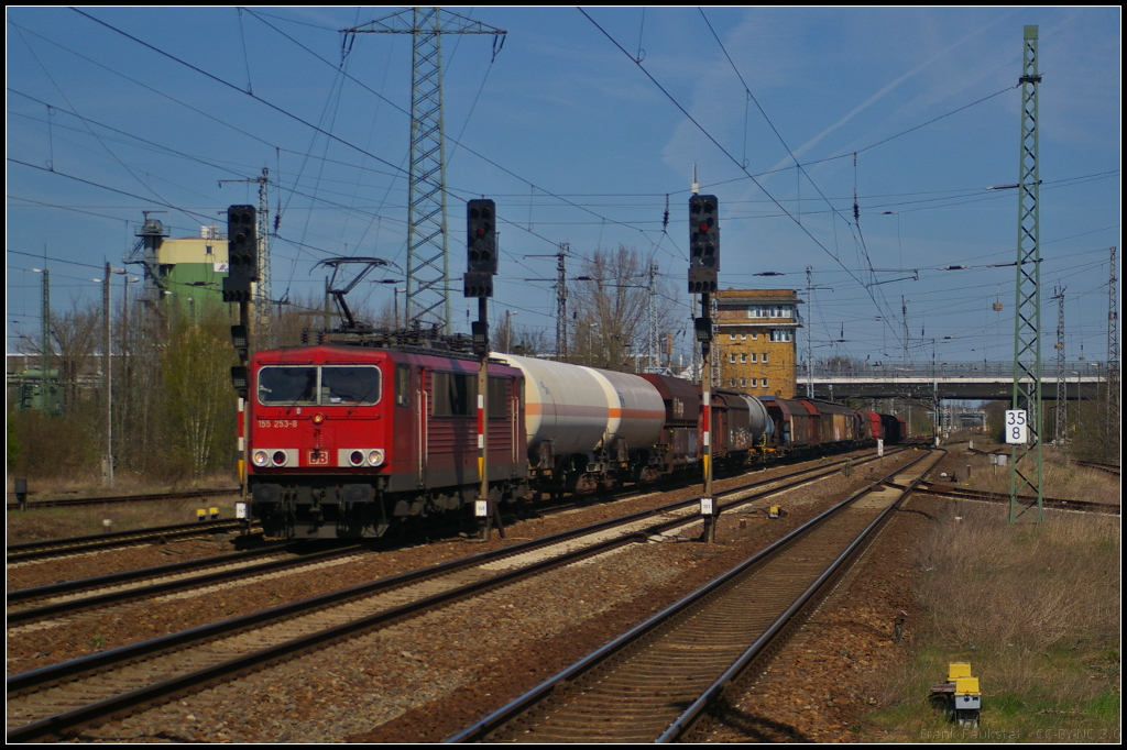 DB Schenker 155 253 mit gem. Gterzug in Berlin Schnefeld, 20.04.2015