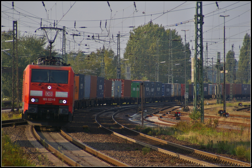 DB Schenker 189 021-9 mit Container-Zug am 05.09.2014 durch Uelzen