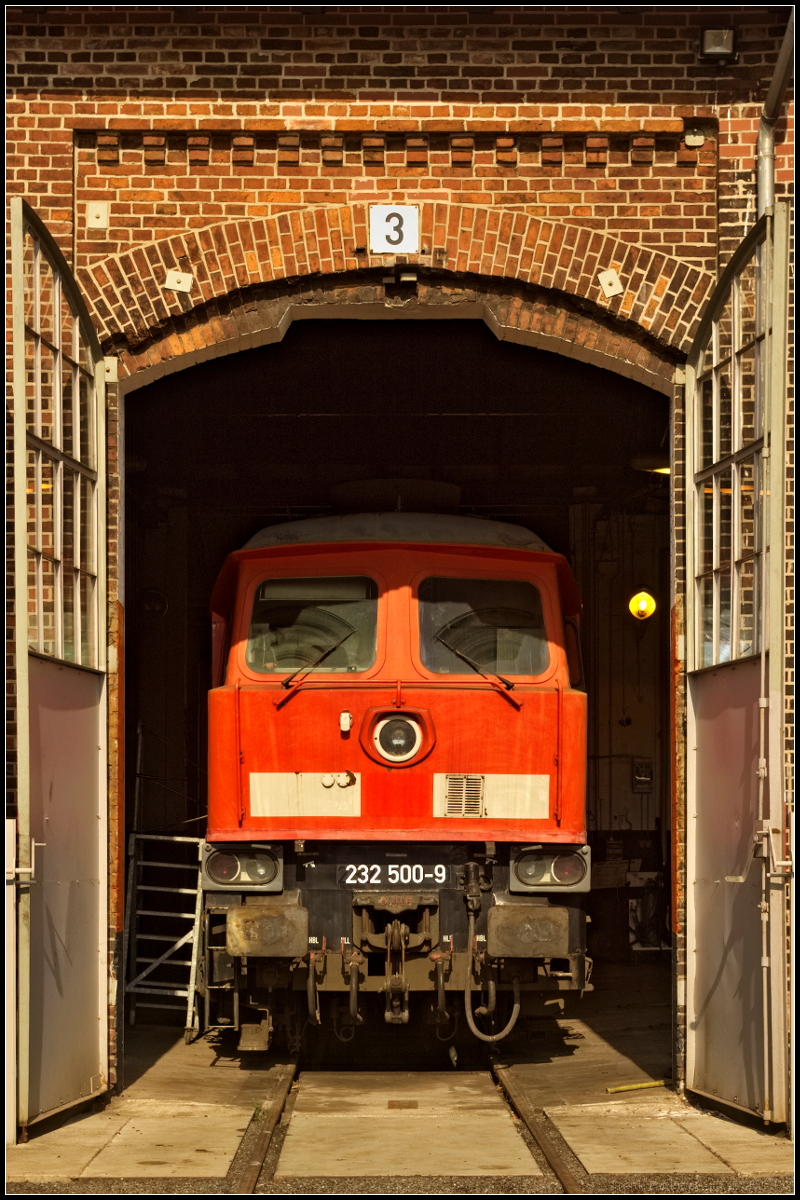 Die MEG 317 / 232 500-9 ist eine Leihgabe an die Dampflokfreunde Salzwedel e.V. und stand während des Brandenburg-Tag im Historischen Lokschuppen am 25.08.2018 in ihrem Unterstand.