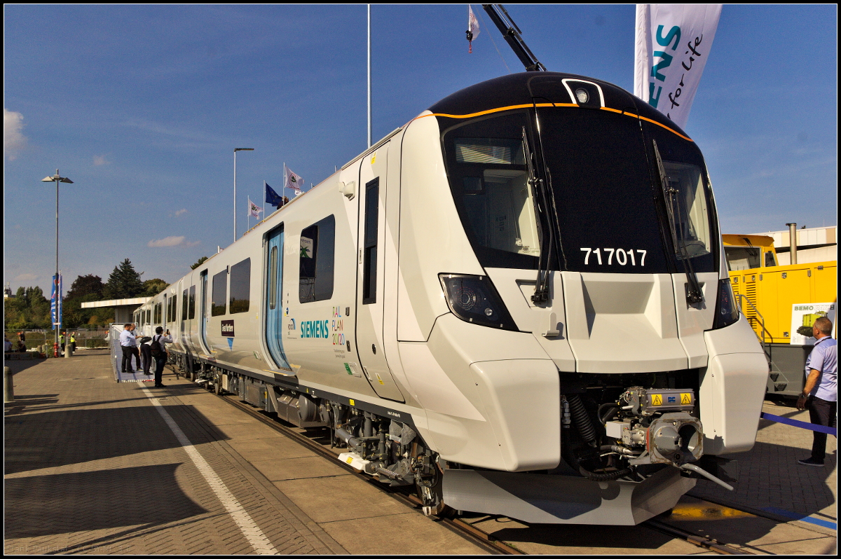 Für die Govia Thameslink Railway (GTR), einem Gemeinschaftsunternehmen von Go-Ahead und Keolis, ist der Siemens Desiro City bestimmt. Auf der InnoTrans 2018 in Berlin war der 6-teilige Triebzug mit der Nummer 717 017 auf dem Freigelände ausgestellt. Er bietet 362 Fahrgästen Platz (ohne Klappsitze). Mit einem Gesamtgewicht von 204 t erreicht er eine Vmax von 85 mph (136 km/h). Stromsysteme sind 25 kV/50 Hz AC (Oberleitung) und 750 V DC (Stromschiene).