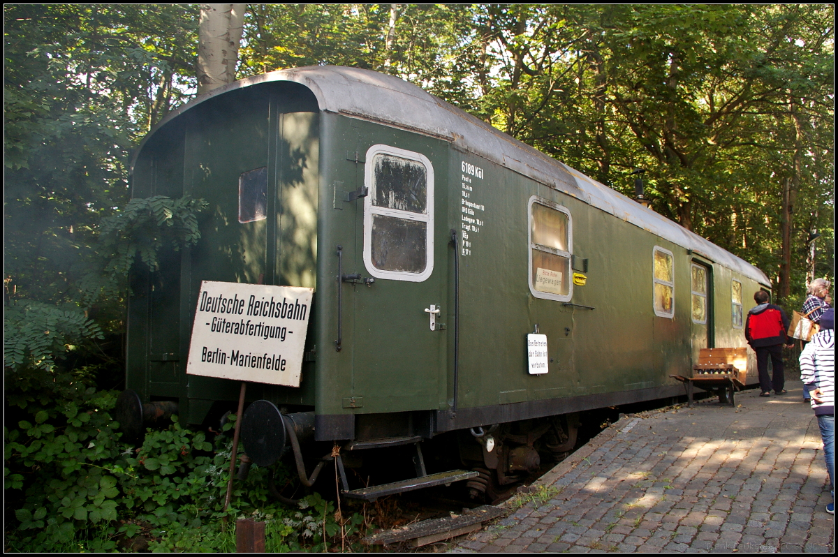 In seiner aktiven Zeit war der Bahnpostwagen MKB 31 / DBP 6189 Kl Post e zwischen dem Postbahnhof am Ostbahnhof in Ost-Berlin und dem Bahnpostamt 77 am Gleisdreieck in West-Berlin eingesetzt. Seit 2001 steht der Wagen im Bahnhof Schnow der AG Mrkische Kleinbahn e.V. als Dienstwagen zur Verfgung