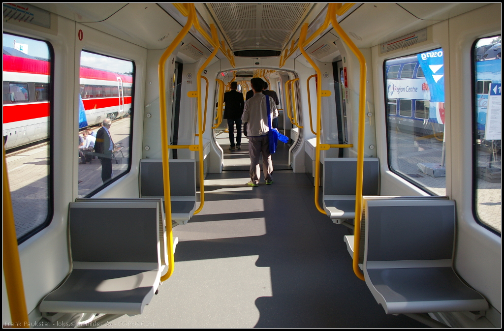 Innbereich der neuen Züge für die Metro Kopenhagen, gebaut von ANSALDOBREDA SPA, ausgestellt auf der InnoTrans 2014
