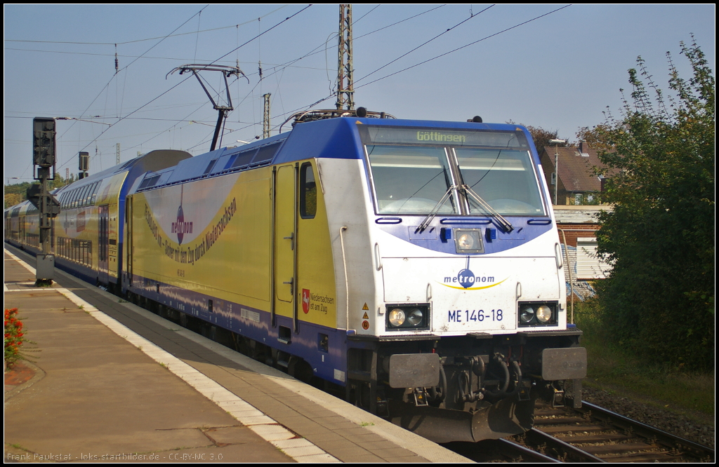 ME 146-18 / 146 518, getauft auf den Namen der Stadt Burgwedel, trägt die Werbung  75.000.000 km - Sicher mit dem Zug durch Niedersachsen . Am 05.09.2014 verlässt sie Uelzen mit einem ME nach Göttingen