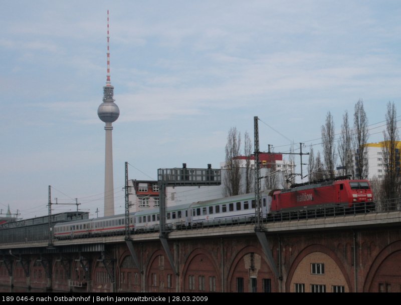 189 046-6 auf dem Viadukt an der Jannowitzbrcke (Class 189-VA, DB Schenker Rail Deutschland AG, gesichtet Berlin-Mitte 28.03.2009).