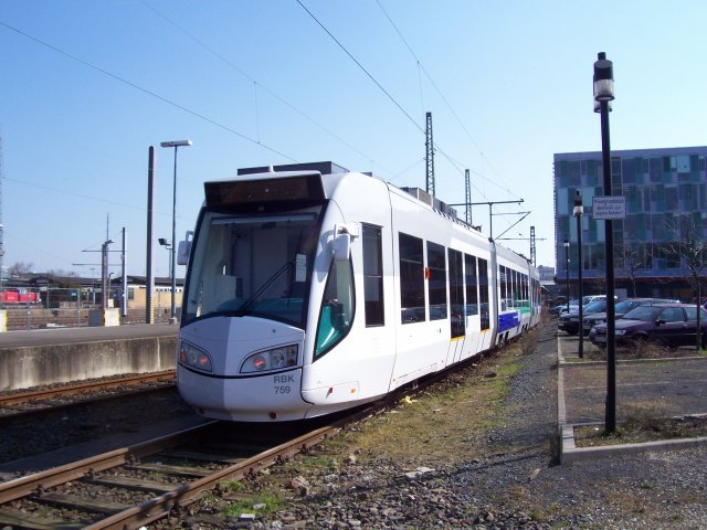 759 / 689 759 der Regionalbahn Kassel (RBK) wartet auf den nächsten Einsatz (Kassel, 26.03.2007)