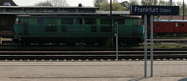 Beim ersten Zwischenstop in Frankfurt (Oder) konnte die SU45-239 noch fotografiert werden (Wolsztyn, 03.05.2008).