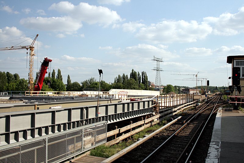 Das andere Ende der Ersatzbaus fr die Bahnlinien ber die Kynaststr (Baustelle Berlin Ostkreuz, 10.05.2009).