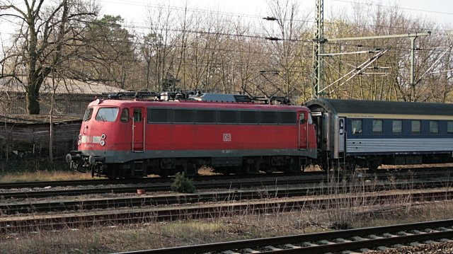 DB 115 307-1 mit Reisezugwagen (Berlin Grunewald, 13.04.2008)