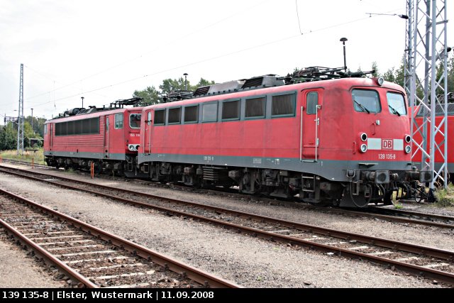 DB 139 135-8 ruht sich im Rbf aus (ex E40 1135, gesehen Elstal/Wustermark 11.09.2008 - Update: verkauft an Lokomotion)