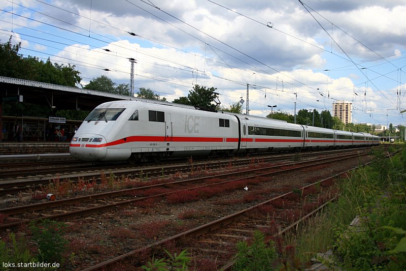 DB 401 088 / 401 588-9 kommt vom Bw Rummelsburg (NVR-Nummer 90 80 5401 588-9 D-DB, Berlin Greifswalder Str, 08.06.2009).