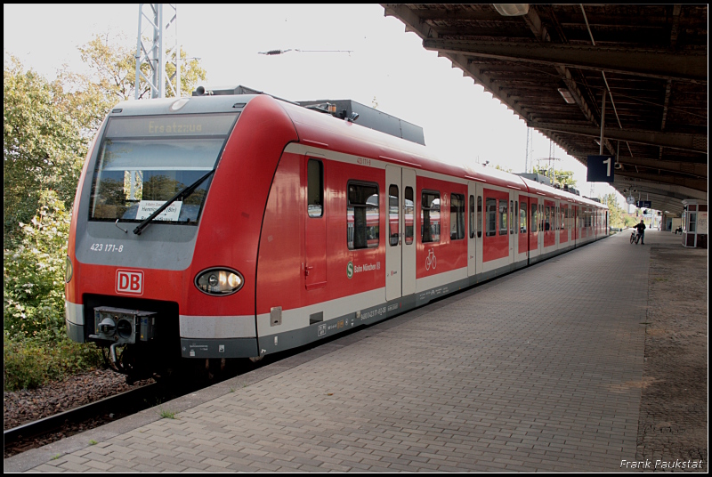 DB 423 171-8 im S-Bahn Zusatzverkehr zwischen Hennigsdorf und Bln. Südkreuz (NVR-Nummer 9480 0 423 171-8 D-DB, S-Bahn München, München-Steinhausen, gesichtet Hennigsdorf b. Berlin 14.09.2009)