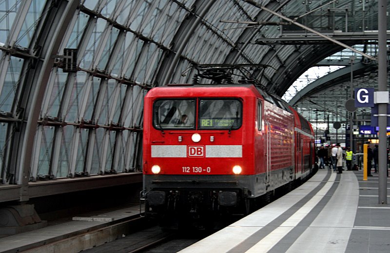 DB Regio 112 130-1 mit RE1 nach Frankfurt (Oder) (gesichtet Berlin Hauptbahnhof, 16.05.2009).
<p>
++ 07.05.2019 bei Fa. Bender, Opladen