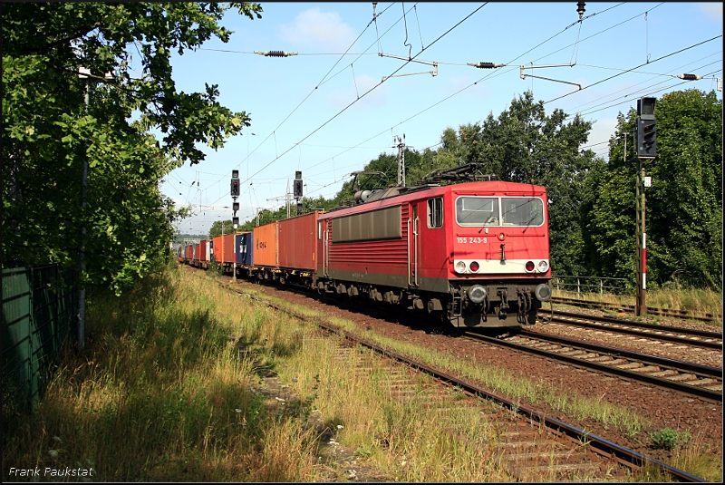 DB Schenker 155 243-9 (ohne Logo/Beschriftung) mit Containerzug Richtung Genshagener Heide (Saarmund, 05.08.2009)