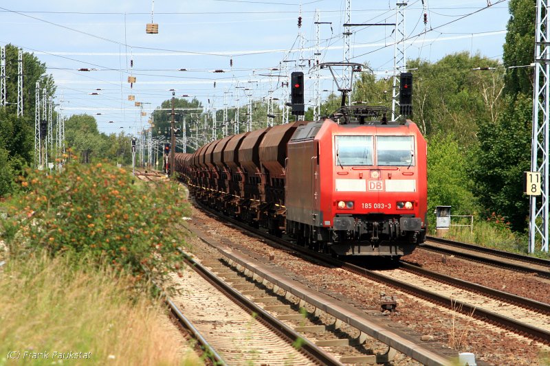 DB Schenker 185 083-3 am 16.06.2009 durch Bln.-Karow mit Facs-Wagen in Richtung Karower Kreuz
