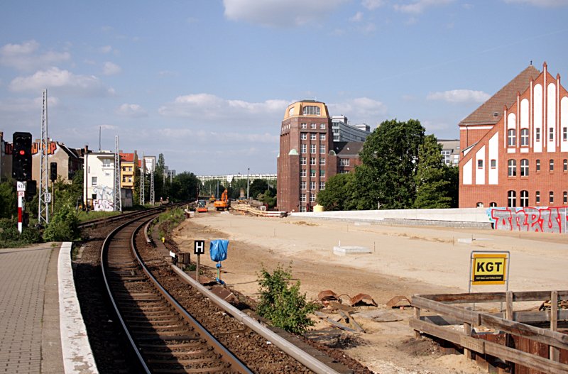 Der neue Gleisverlauf wird bereits planiert (Baustelle Berlin Ostkreuz, 10.05.2009)